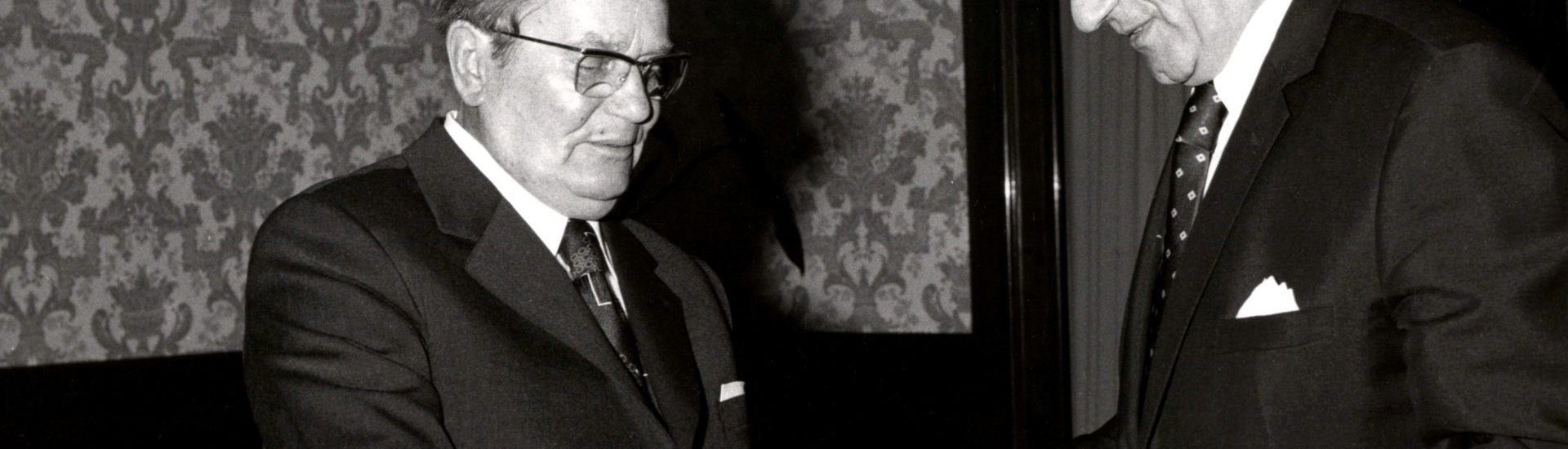 Josip Broz Tito Prilikom proglašenja ustava